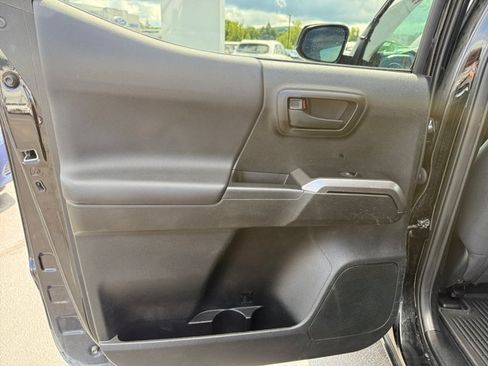 Used 2021 Toyota Tacoma SR5 w/ Trail Edition AWD/4WD image 27