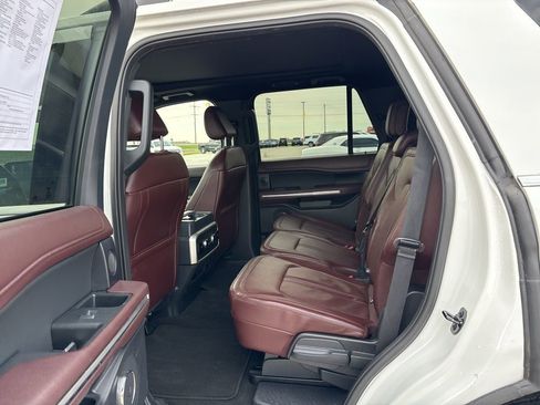 Used 2024 Ford Expedition Limited image 28
