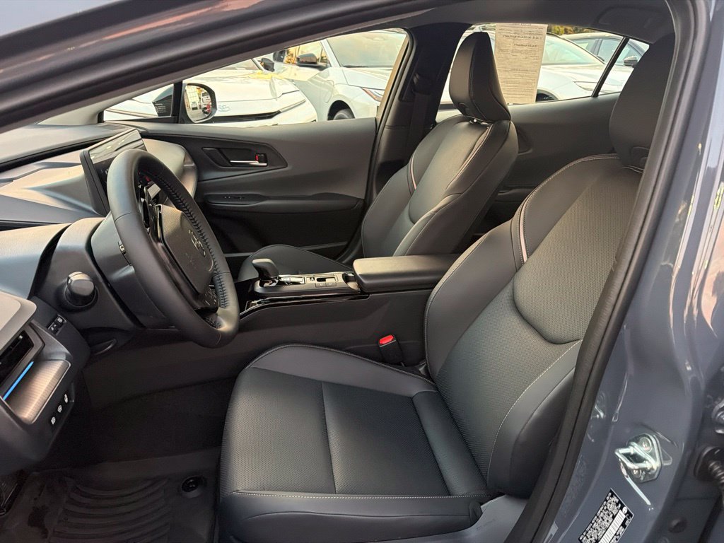 Certified 2026 Toyota Prius XLE FWD image 18