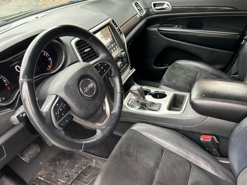 Used 2018 Jeep Grand Cherokee Altitude image 10