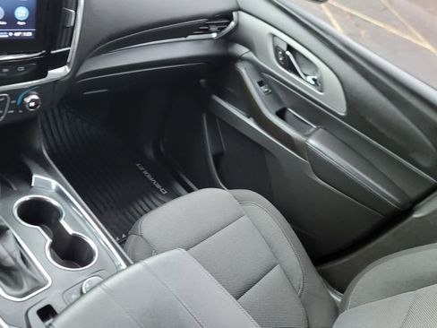 Used 2023 Chevrolet Traverse LT image 23