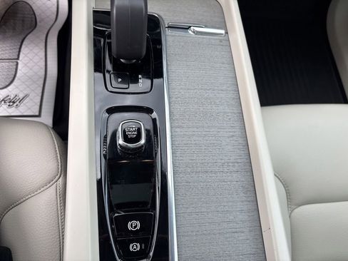 Certified 2023 Volvo XC60 B5 Plus w/ Climate Package AWD/4WD image 25