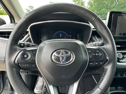 Used 2024 Toyota Corolla Cross XLE AWD/4WD image 24