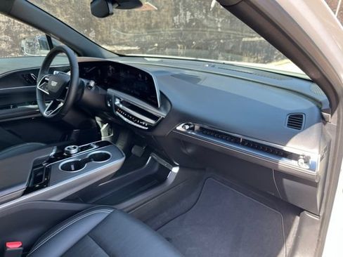 Used 2024 Cadillac Lyriq Luxury RWD image 23
