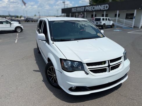 Used 2019 Dodge Grand Caravan GT FWD image 12