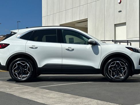 New 2025 Ford Escape Platinum w/ Premium Technology Package image 2