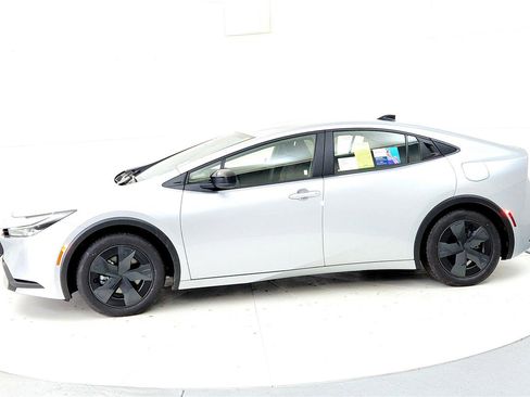 New 2026 Toyota Prius Plug-In Hybrid image 3