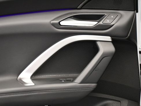 Used 2025 Audi Q5 Premium w/ Convenience Package image 40