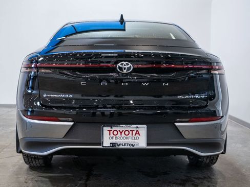 New 2026 Toyota Crown Platinum image 6