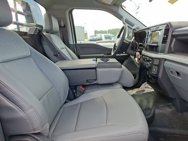 New 2026 Ford F550 4x4 Regular Cab Super Duty w/ XL Chrome Package image 31