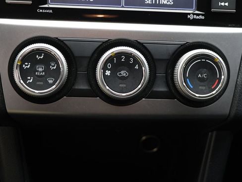 Used 2015 Subaru Crosstrek 2.0i Premium image 21