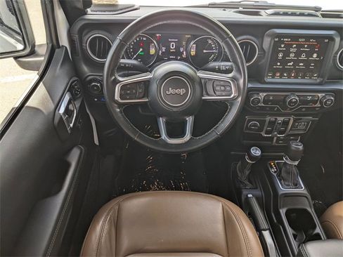 Used 2022 Jeep Wrangler Unlimited Sahara image 12