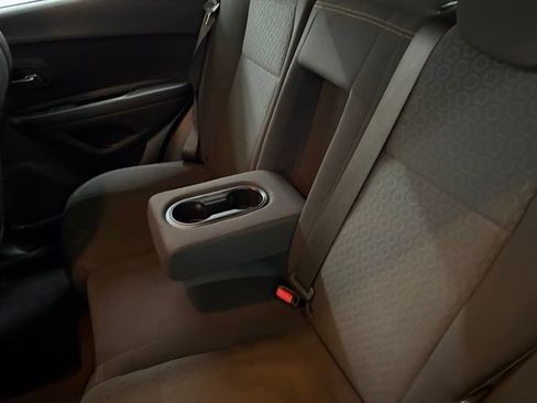 Used 2020 Chevrolet Trax LS image 17