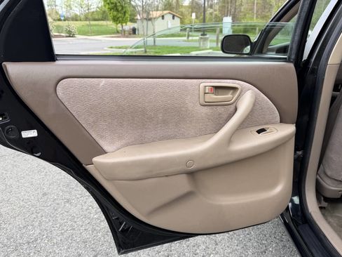 Used 1997 Toyota Camry CE image 24