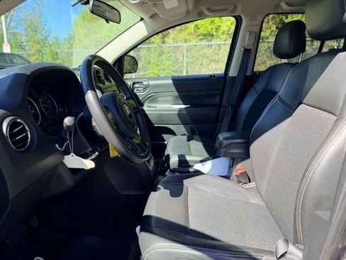 Used 2014 Jeep Compass 4WD image 5