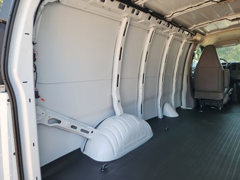 New 2025 Chevrolet Express 2500 w/ Safety Package image 32