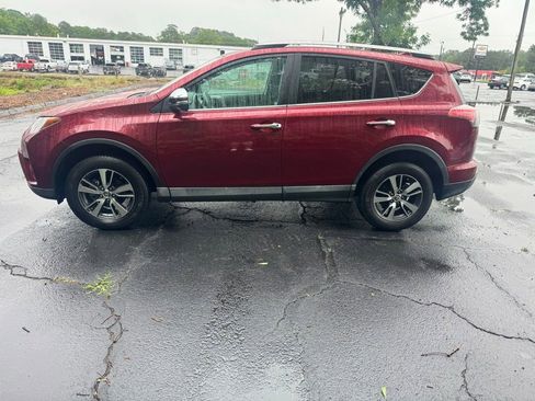 Used 2018 Toyota RAV4 XLE w/ Plus Extra Value Package FWD image 2
