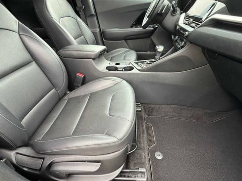 Used 2022 Kia Niro Touring Special Edition FWD image 17