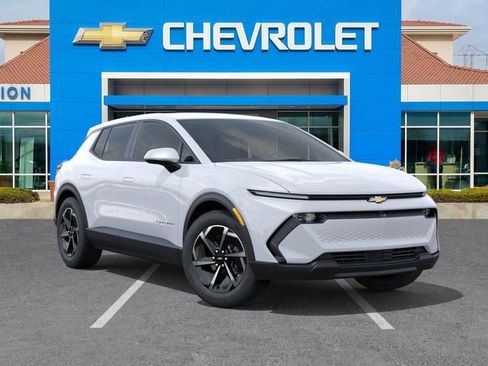 New 2026 Chevrolet Equinox EV LT image 7