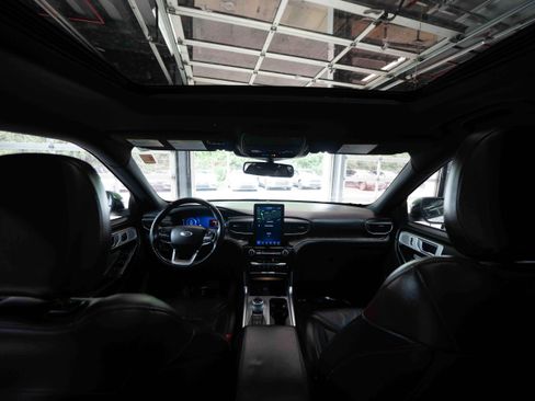 Used 2023 Ford Explorer Platinum w/ Technology Package AWD/4WD image 19