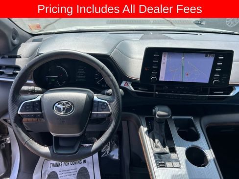 Used 2024 Toyota Sienna XSE w/ XSE Plus Package FWD image 6