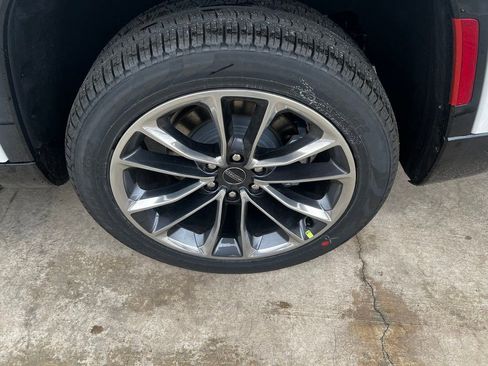 New 2024 Jeep Wagoneer Series II w/ Convenience Group I image 13