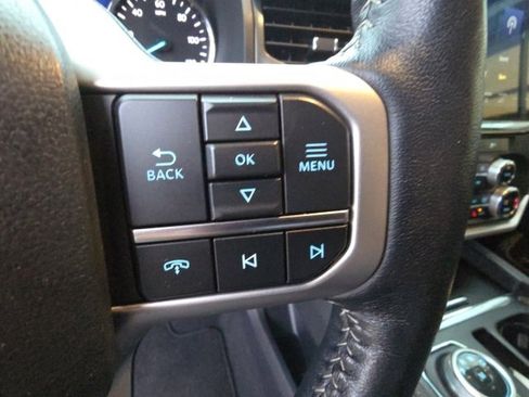 Used 2023 Ford Expedition XLT image 25