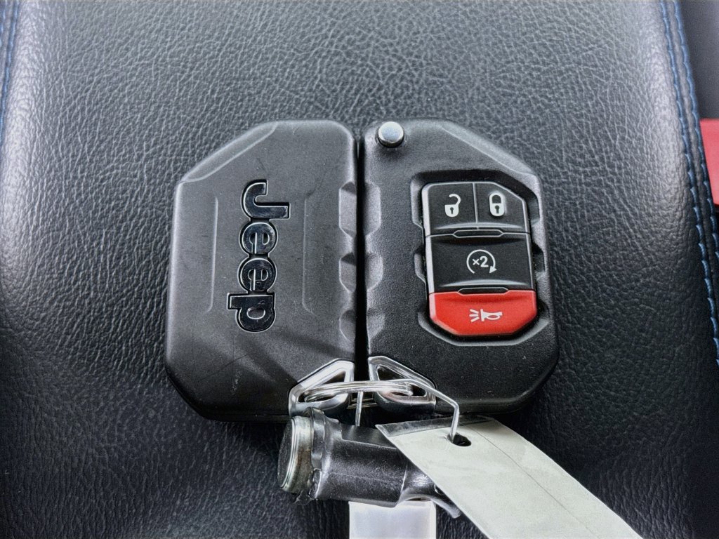 Used 2024 Jeep Wrangler High Altitude AWD/4WD image 36