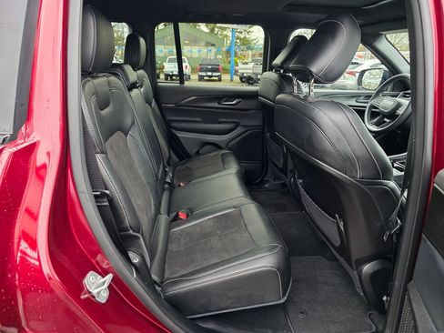 Used 2023 Jeep Grand Cherokee Altitude image 26