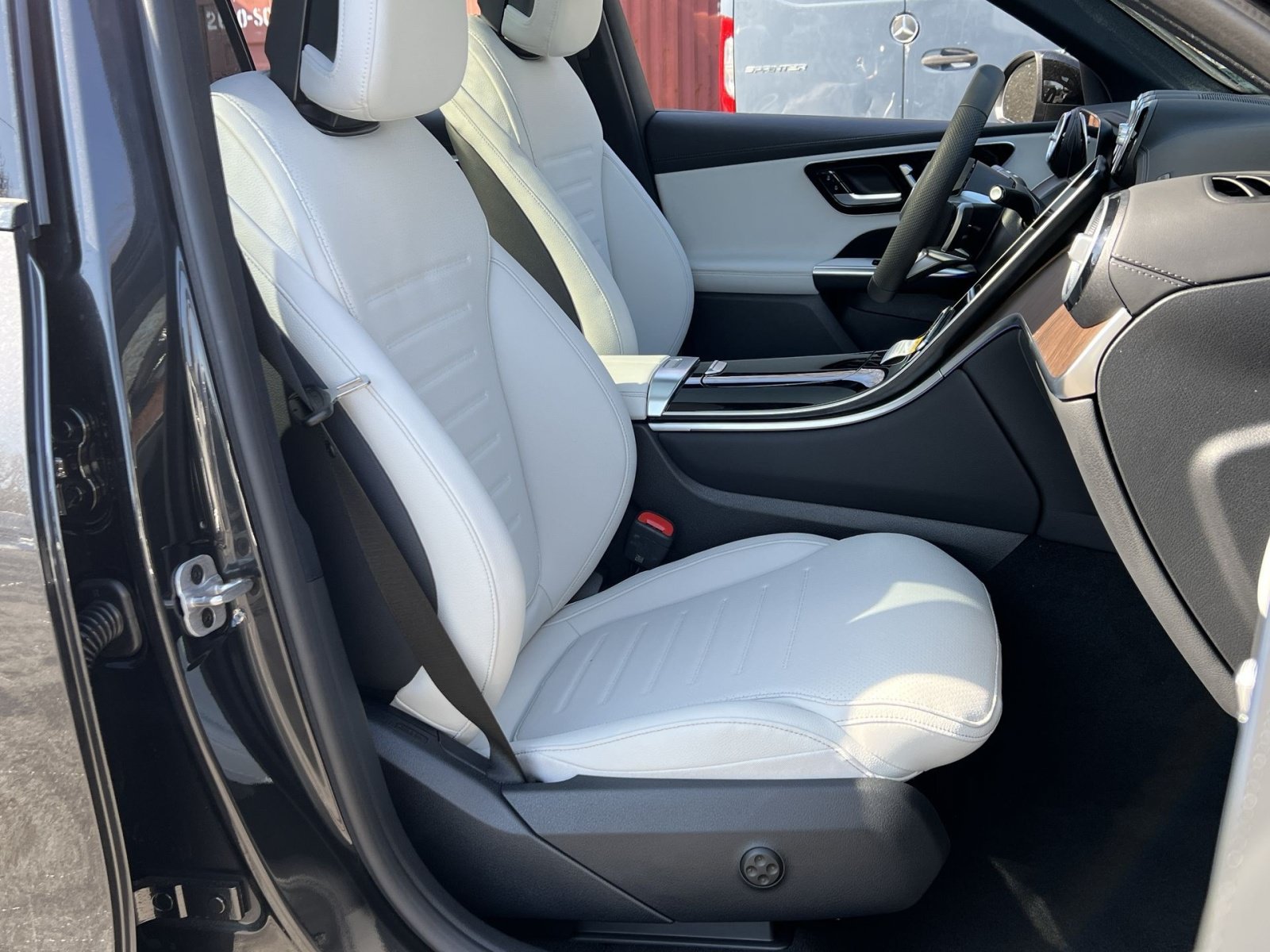 Used 2026 Mercedes-Benz GLC 300 4MATIC image 26