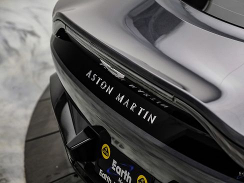 Used 2023 Aston Martin V12 Vantage RWD image 19
