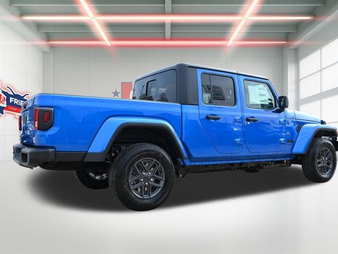 New 2026 Jeep Gladiator Sport image 3