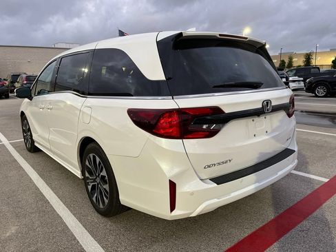 Used 2026 Honda Odyssey Elite image 4