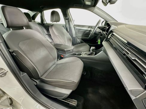 Used 2025 Volkswagen Jetta Sport FWD image 29