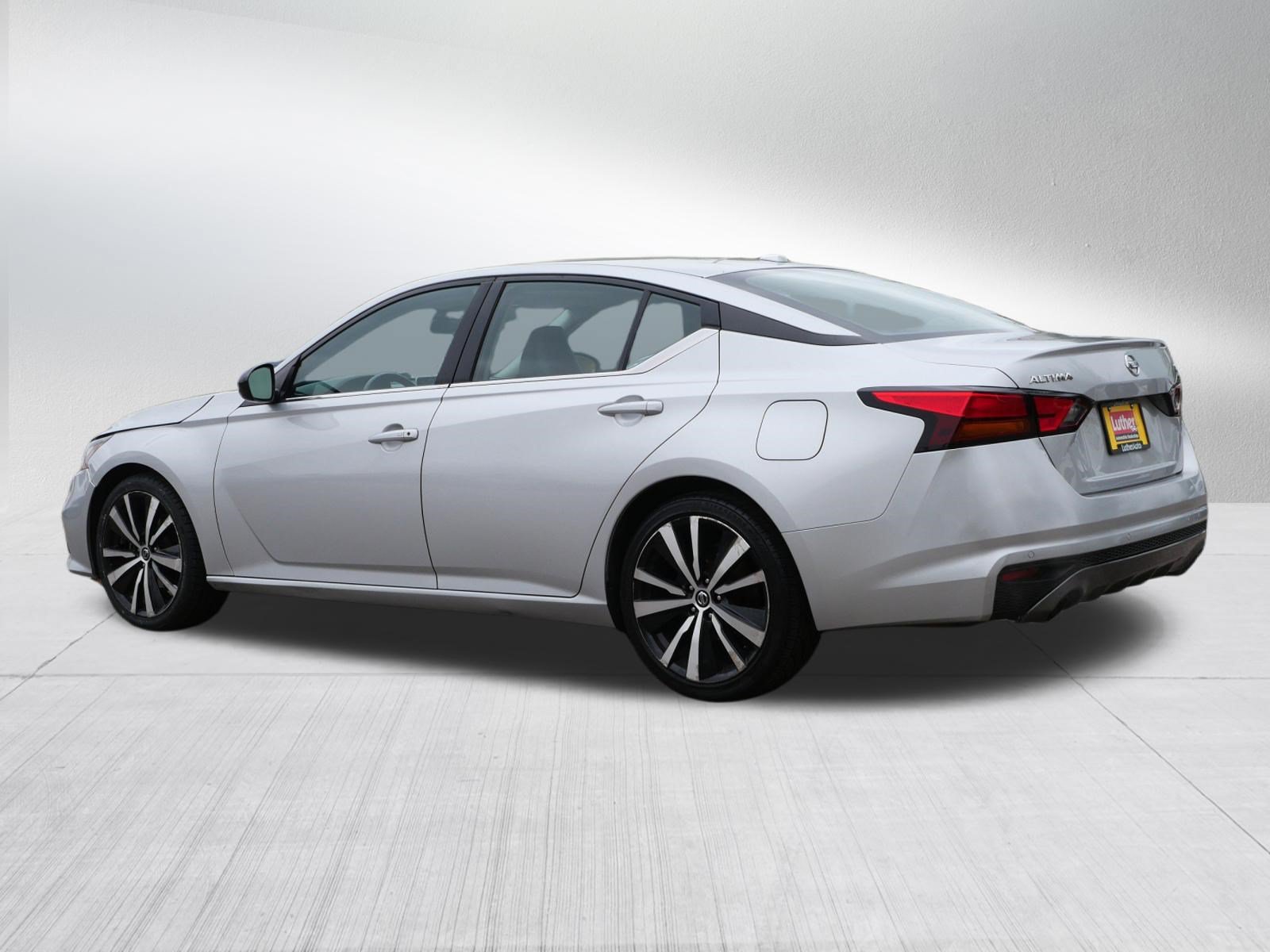 Used 2020 Nissan Altima 2.5 SR FWD image 5
