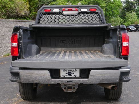 Certified 2017 GMC Sierra 2500 SLT w/ Suspension Package, Off-Road AWD/4WD image 7