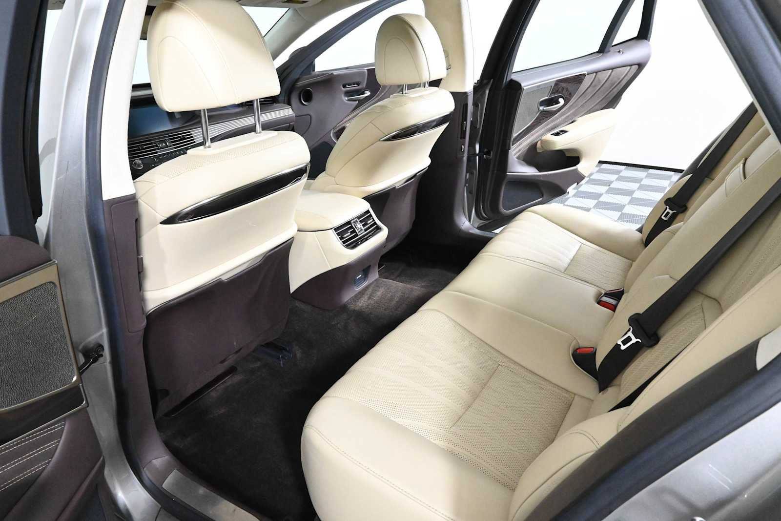 Used 2018 Lexus LS 500 w/ Interior Upgrade Package RWD image 16