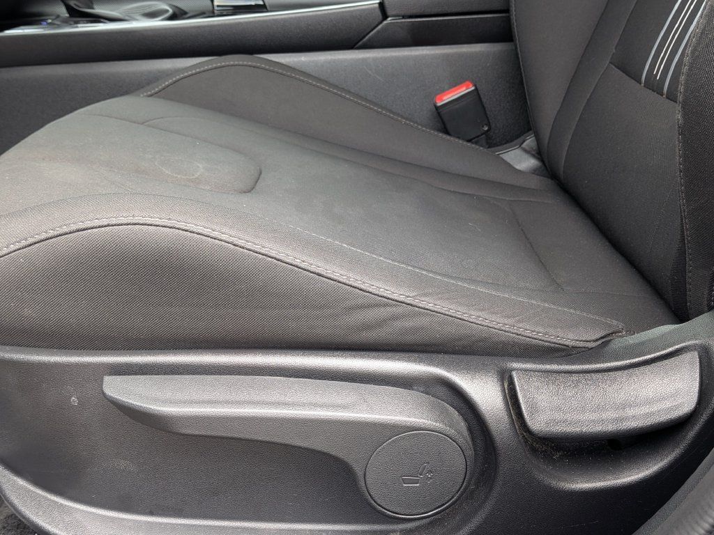 Used 2023 Hyundai Elantra SEL w/ Convenience Package FWD image 19