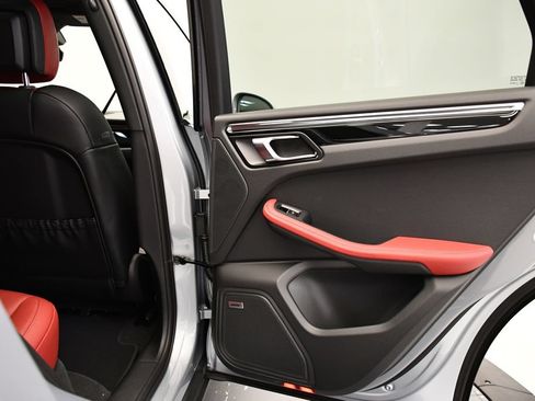 Certified 2026 Porsche Macan AWD/4WD image 51