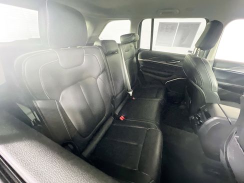 Used 2022 Jeep Grand Cherokee Limited image 25