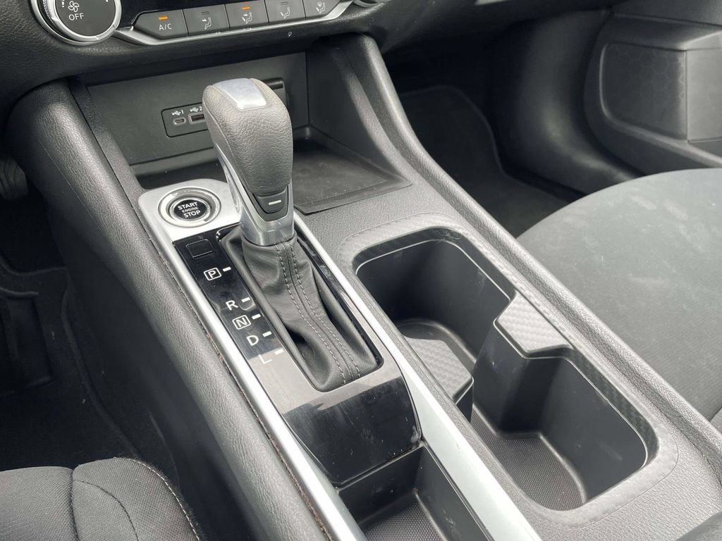 Used 2023 Nissan Sentra SV FWD image 19