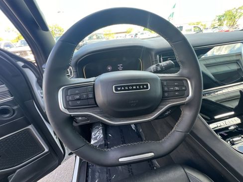 Used 2024 Jeep Wagoneer Series III AWD/4WD image 24