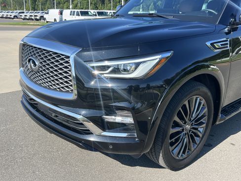 Used 2023 INFINITI QX80 Sensory w/ Cargo Package AWD/4WD image 11