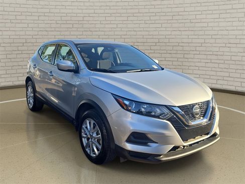 Certified 2021 Nissan Rogue Sport S image 2