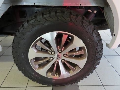 Used 2020 Ford F150 Lariat image 14