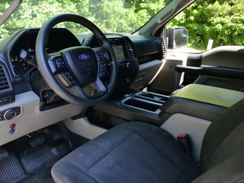 Used 2017 Ford F150 XL w/ Equipment Group 101A Mid AWD/4WD image 10
