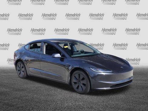 Used 2025 Tesla Model 3 image 2