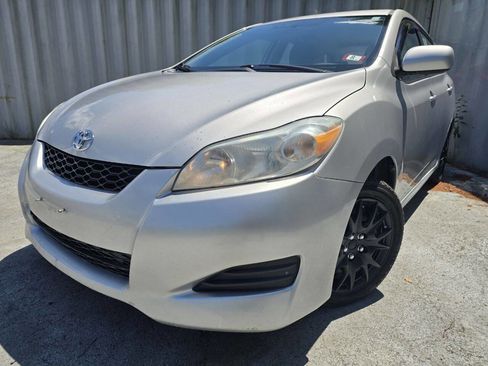 Used 2010 Toyota Matrix image 2