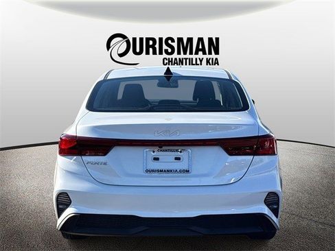 Used 2023 Kia Forte LXS w/ LXS Technology Package image 3