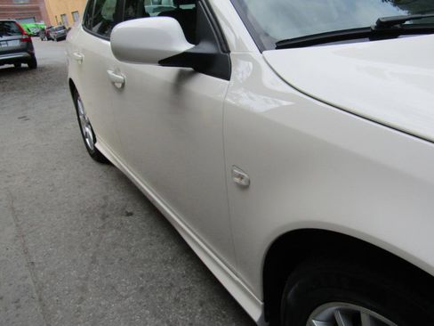 Used 2008 Saab 9-3 2.0T w/ Moonroof Package FWD image 19